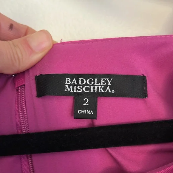 Badgley Mischka Off the Shoulder Bow Front Orchid Midi Dress Women’s 2 - Picture 5 of 13